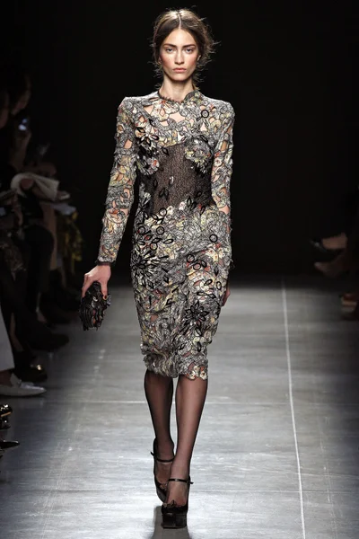 Look 28